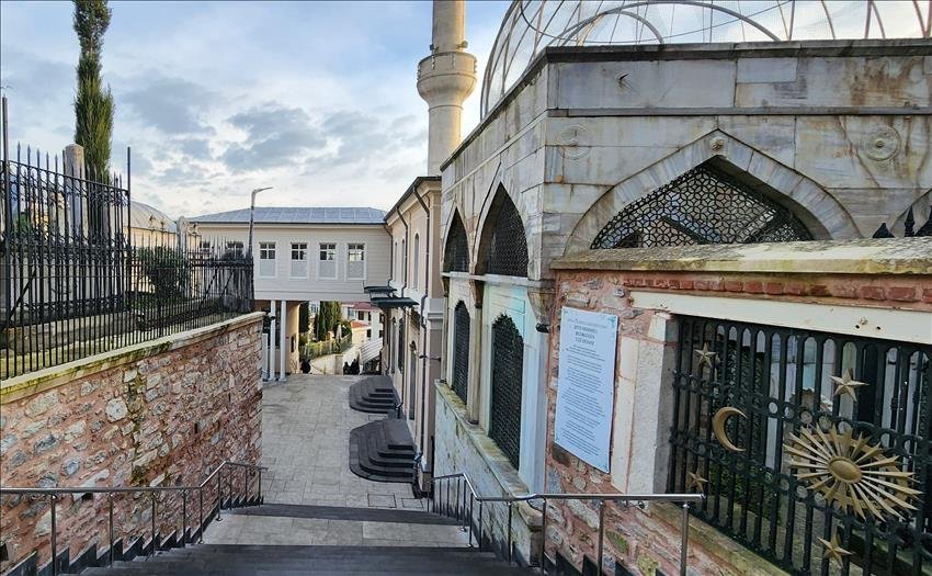 Aziz Mahmut Hüdayi Elektrikçi